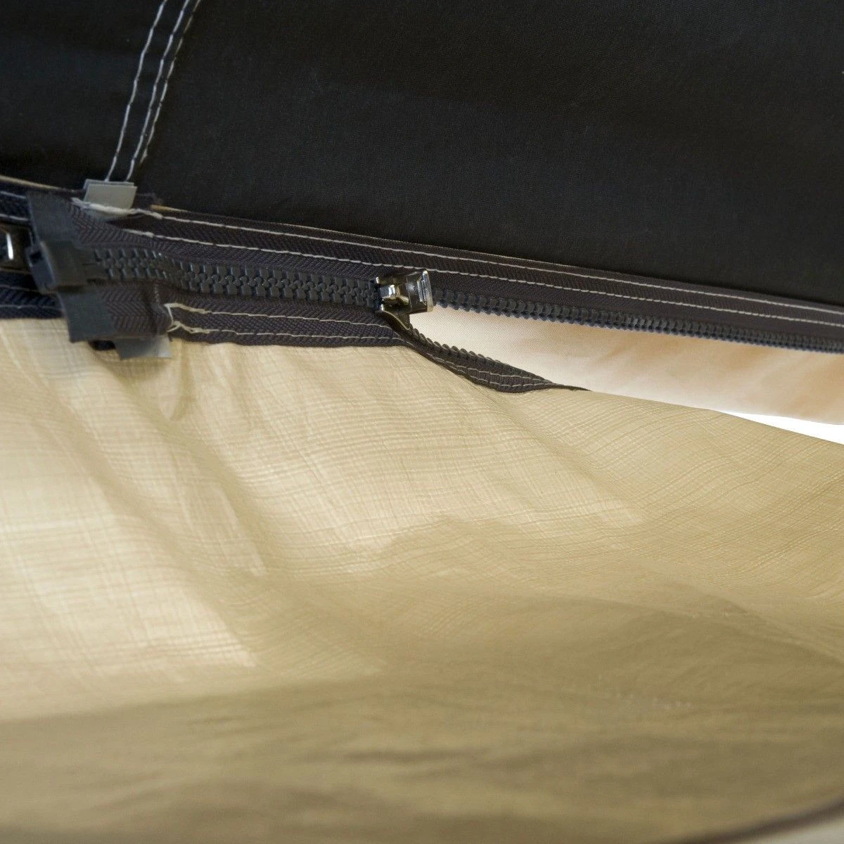 Cabanon Biscaya 370 All Season tunneltent Cabanon Biscaya 370 All Season Tunneltent -Kampeerartikelen Winkel 125576 000 06